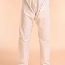 Manyavar Boys Bandhani Printed Mandarin Collar Sequinned Kurta With Pyjamas image 2