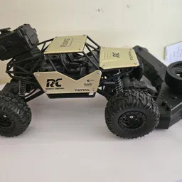 veda and gang metal climbing remote car image 3