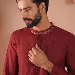 JAYPORE Men Embroidered Cold-Shoulder Sleeves Thread Work Kurta image 5