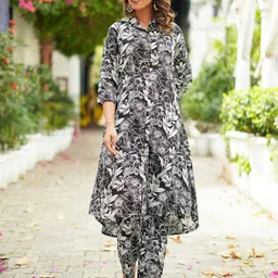 BAESD Floral Printed Top & Trousers Co-Ords-picture-11