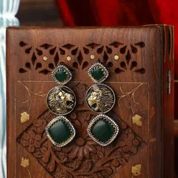 VENI Contemporary Studs Earrings-picture-46