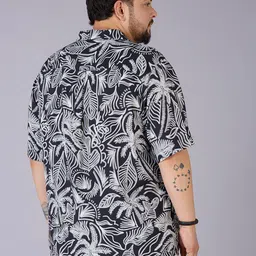 UNSIZED Abstract Printed Spread Collar Casual Shirt image 4