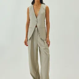 Shop Staple Beige V-Neck Long Waistcoat-picture-3