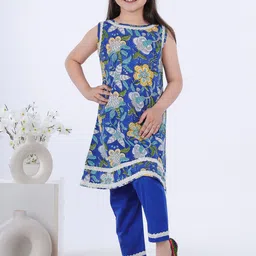 Kalp Samrina Girls Floral Printed Round Neck Pure Cotton A-Line Kurta With Trousers-picture-27