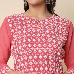 VredeVogel Women Geometric Printed Straight Kurta image 4