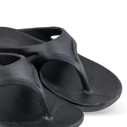 Feel alive Men Set of 4 Ultra-Comfortable Lightweight Clogs image 3
