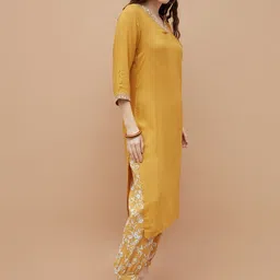 Melange by Lifestyle Women Floral Regular Thread Work Kurta with Harem Pants image 4