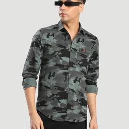 Bene Kleed Men Camouflage Printed Spread Collar Cotton Casual Shirt-image-90