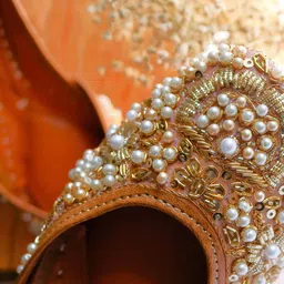 Amaryllis for her Women Embellished Mojaris Flats image 3