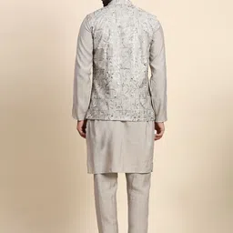 Rawayi Men Striped Cold-Shoulder Sleeves Thread Work Kurta image 4