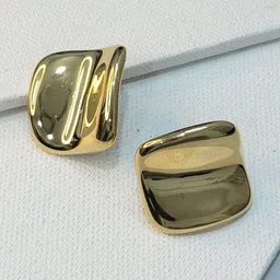 Lady Raiment Square Studs Earrings image 2