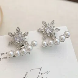 DIVASTRI Geometric Studs Earrings-picture-36