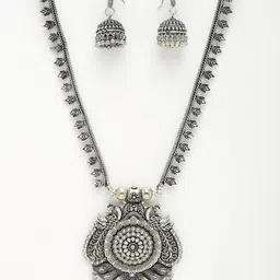 Sangria Silver-Plated Peacock Design Oxidized Jewellery Set image 5
