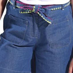 ARIAS By LARA DUTTA Girls Regular Fit Denim Shorts image 2