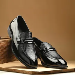 INVICTUS Men Textured Formal Slip-On Loafers-picture-10