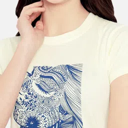 Dreambe Women Typography Printed T-shirt image 5