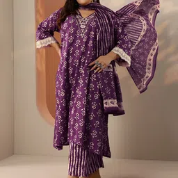 EXTRA LOVE BY LIBAS Women Ethnic Motifs Printed Kurta with Trousers & Dupatta-picture-19