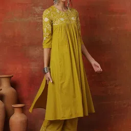 Anouk Mirage Women Floral Embroidered Empire Thread Work Kurta with Trousers & With Dupatta image 4