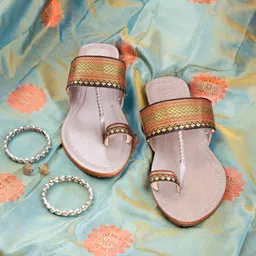 House of Pataudi Women Leather One Toe Kolhapuri Flats-picture-18