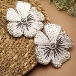 Moedbuille Pearls Beaded Floral Studs-picture-38