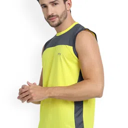 FTX Pack Of 4 Colourblocked Round Neck T-shirts image 5