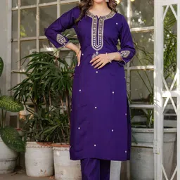 ZAIERRA Women Ethnic Motifs Embroidered Chanderi Silk Kurta With Trousers & With Dupatta image 3