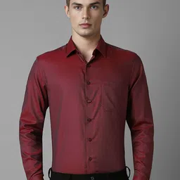 Louis Philippe Men Spread Collar Textured Printed Cotton Slim Fit Formal Shirt-picture-31