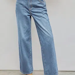 bebe Women Relaxed Fit Mid-Rise Light Fade Jeans-picture-33