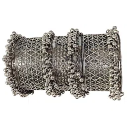 KARATCART Silver-Plated Tribal-Inspired Oxidized Beaded Cuff Bangle image 3