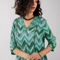 KERI PERRY Women Printed Regular Kurta with Palazzos image 4