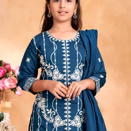 Aarika Girls Ethnic Motifs Embroidered Regular Pure Silk Kurta with Trousers & With Dupatta image 5