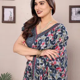 The Textile Hub Printed Beads and Stones Border Saree image 3