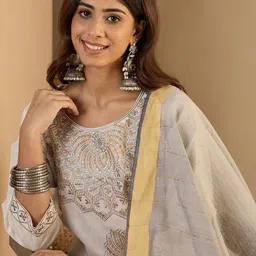 VredeVogel Women Ethnic Motifs Embroidered Thread Work Kurta With Trousers & Dupatta image 2