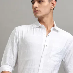 HIGHLANDER Men Cutaway Collar Horizontal Striped Relaxed Fit Casual Shirt-image-34