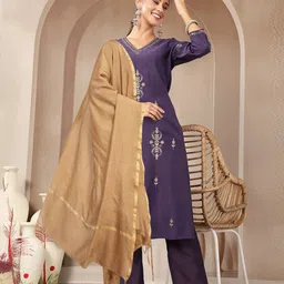 Nayam By Lakshita Floral Embroidered V-Neck Zari Straight Kurta With Trousers-picture-30