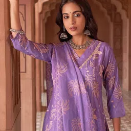 Navlik Women Ethnic Motifs Printed Pleated Kurta with Trousers & With Dupatta image 2