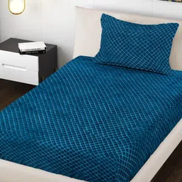 Myntra Elegant Homes Blue Checked 300 TC Woollen Single Bedsheet Set 2.25m x 1.50m-picture-20