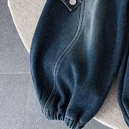 Xsole Boys Regular Fit Mid-Rise Light Fade Jeans image 3