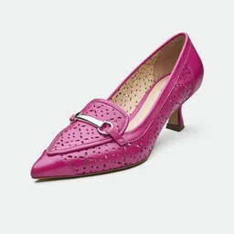 Oroh Women Solid Leather Party Stiletto Pumps image 5