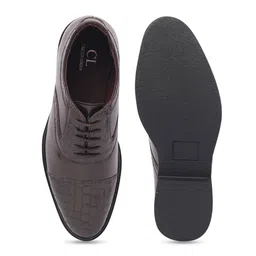 Carlton London Men Textured Dual-Tone Formal Derbys image 2