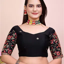 K 5 Fashion Embroidered Saree image 5