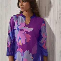 Anouk Blue Abstract Printed V-Neck Straight Kurta image 2