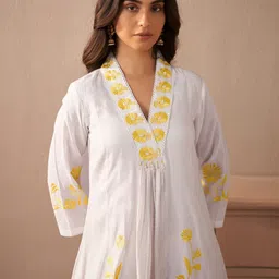 Indo Era Women Floral Embroidered Regular Thread Work Pure Cotton Kurta with Trousers & With Dupatta image 2