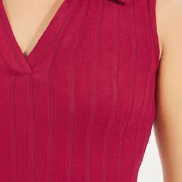 Styli Women Self Design V-Neck Bodycon Midi Dress image 3