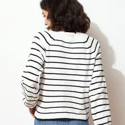 SASSAFRAS Women Striped Pullover image 4