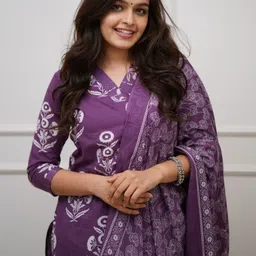 SUPPAR SLEAVE Floral Printed Straight Kurta With Trousers And Dupatta image 5