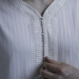 MASHROO Men Embroidered Flared Sleeves Thread Work Anarkali Kurta image 2