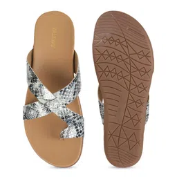 WALKWAY by Metro Printed Block Pumps image 4