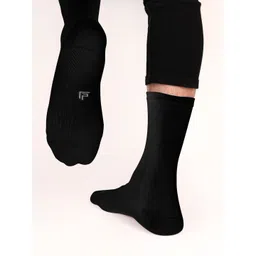 FOOTPRINTS Men Pack Of 2 Crew Length Bamboo Diabetic Seamless Socks image 3
