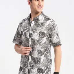 SHOWOFFFF Men Smart Slim Fit Printed Casual Shirt image 5